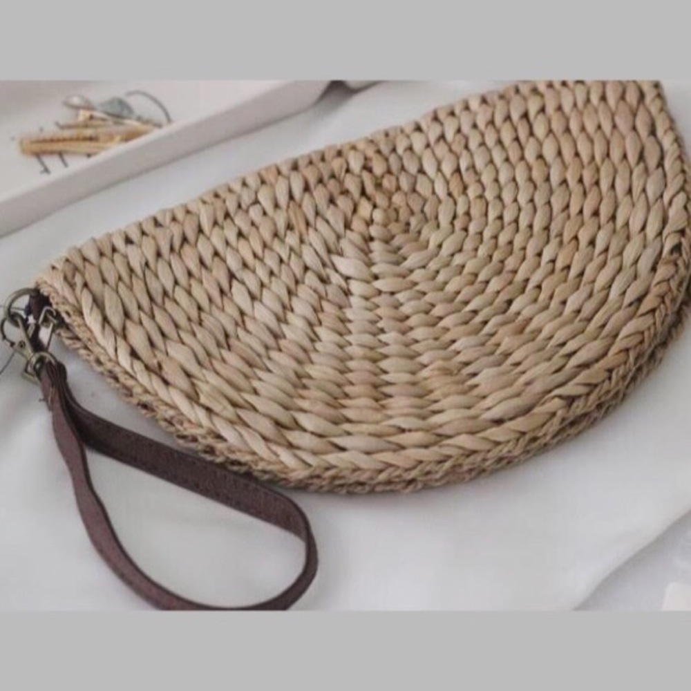 Straw Half Circle Clutch